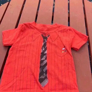 (five for $25) Quicksilver short sleeve T-shirt with the tie heat transferred on